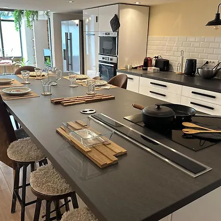 Spacious Duplex Near The Center Of * 칸느