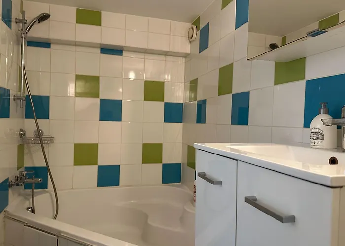 Spacious Duplex Near The Center Of 아파트 칸느